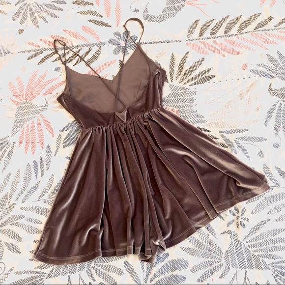 SILENCE+NOISE Velvet Romper - Picture 3 of 6